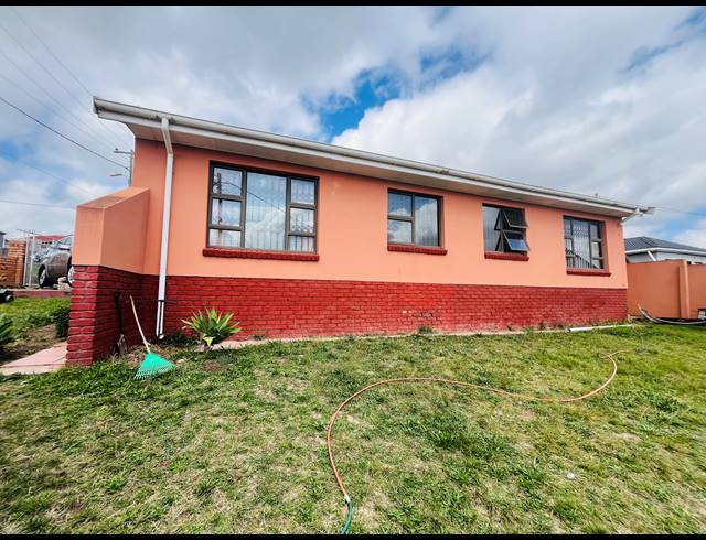 3 BEDROOM FREEHOLD FOR SALE IN MDANTSANE NU 17